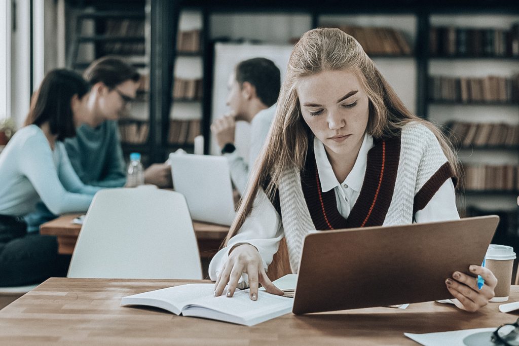 ویزای دانشجویی